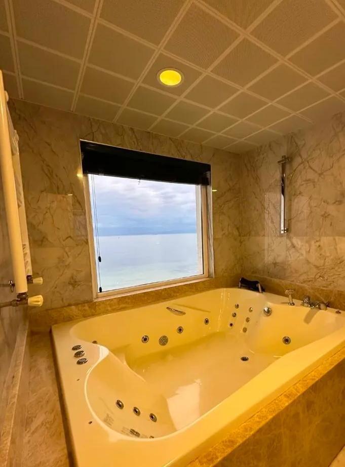 Beyaz Ev Otel Restaurant Eskiomerler 外观 照片